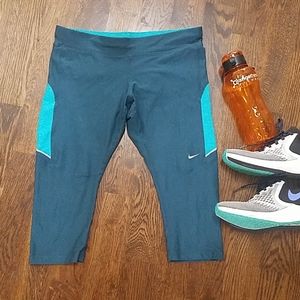 Nike drifit crop pants